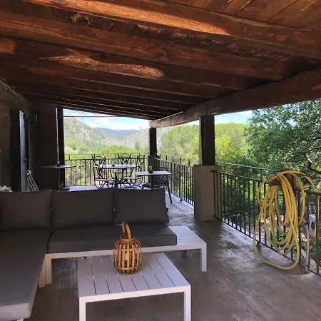 D'hotes La Bastide St Julien Bed & Breakfast
